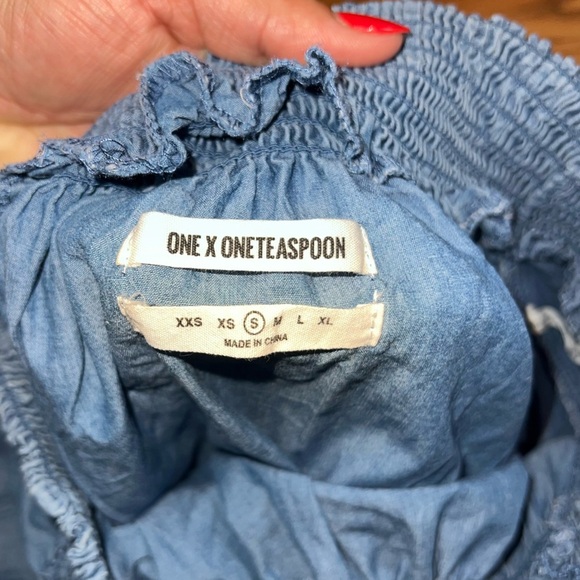 OnexONE TEASPOON Chambray Off the Shoulder Blue Denim Cotton Top - Picture 4 of 7